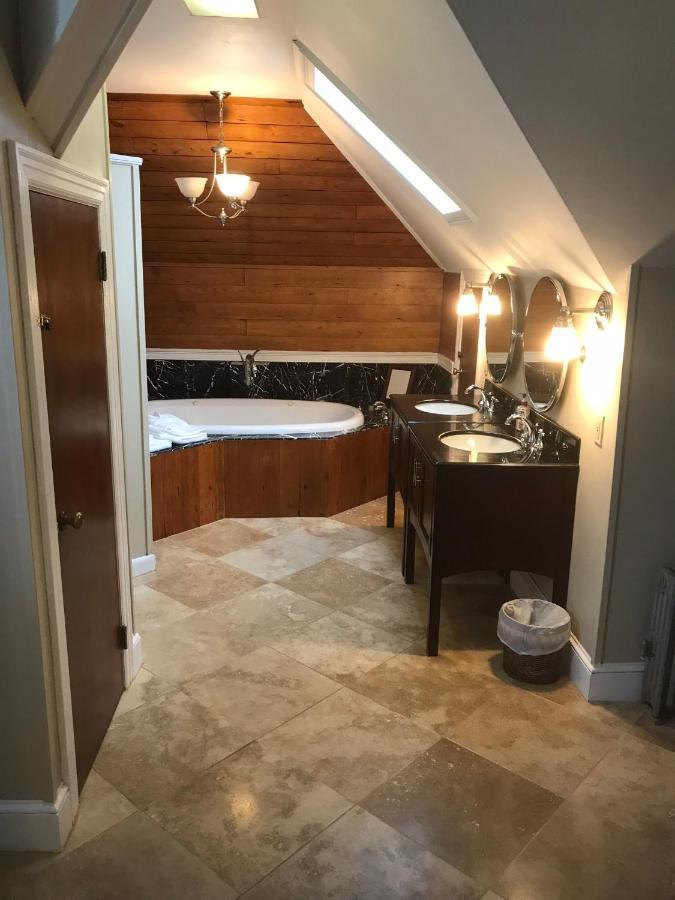 Edgewood Manor Inn Bed And Breakfast Провиденс Экстерьер фото