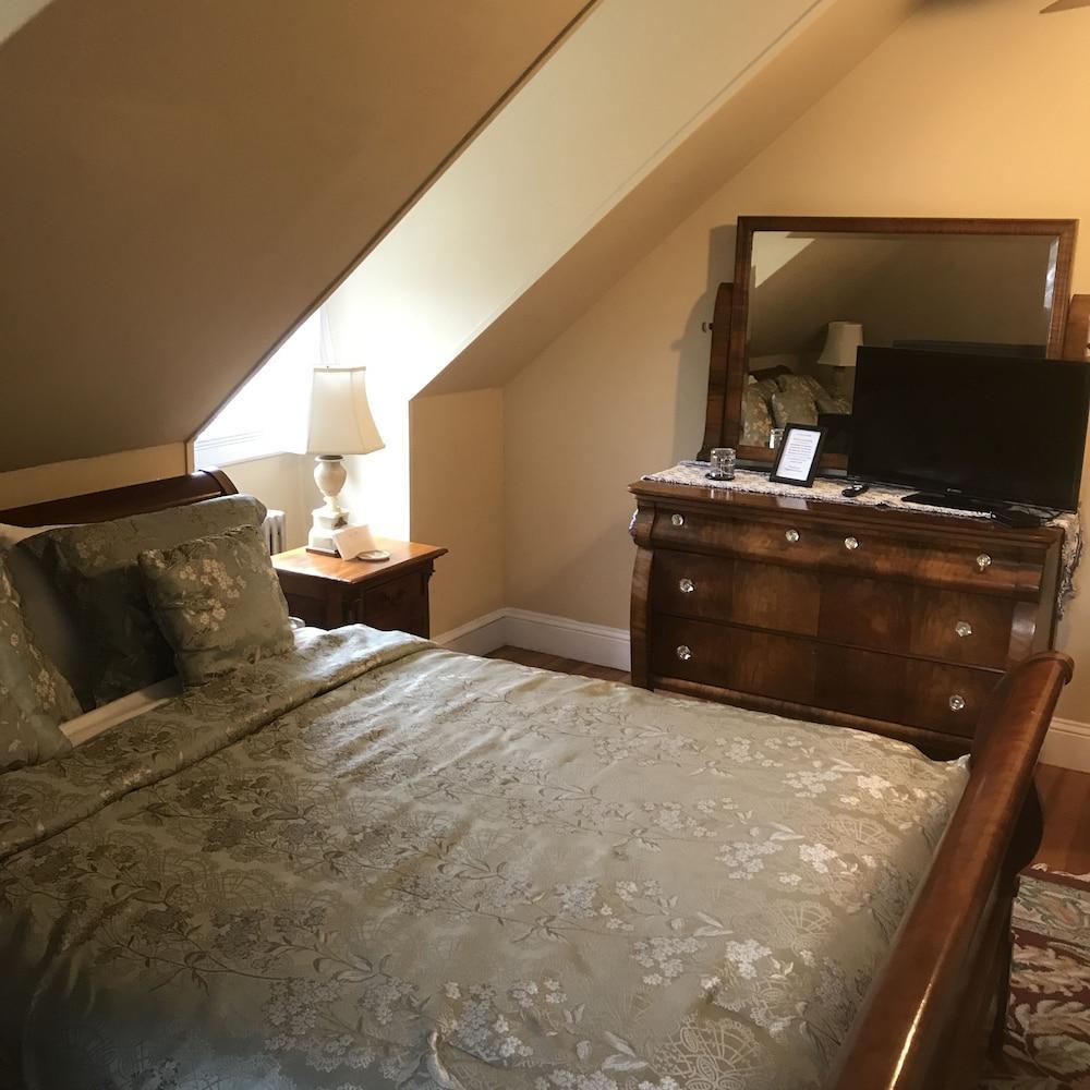 Edgewood Manor Inn Bed And Breakfast Провиденс Экстерьер фото